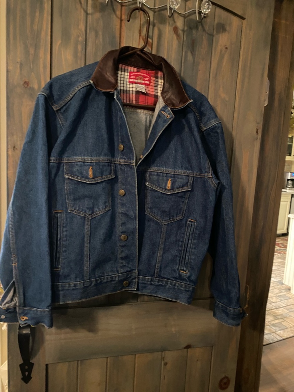 Men's Denim Vintage Marlboro Trucker Jacket with Brown Collar